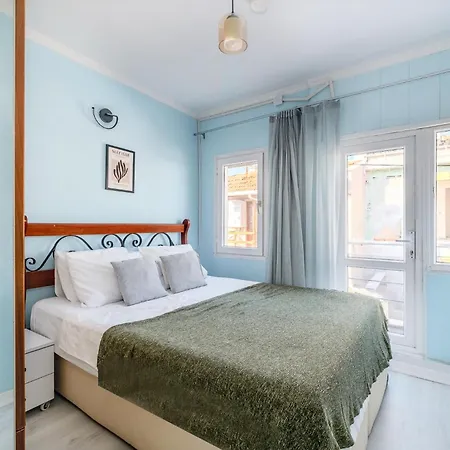 With Terrace - Right By The Sea In